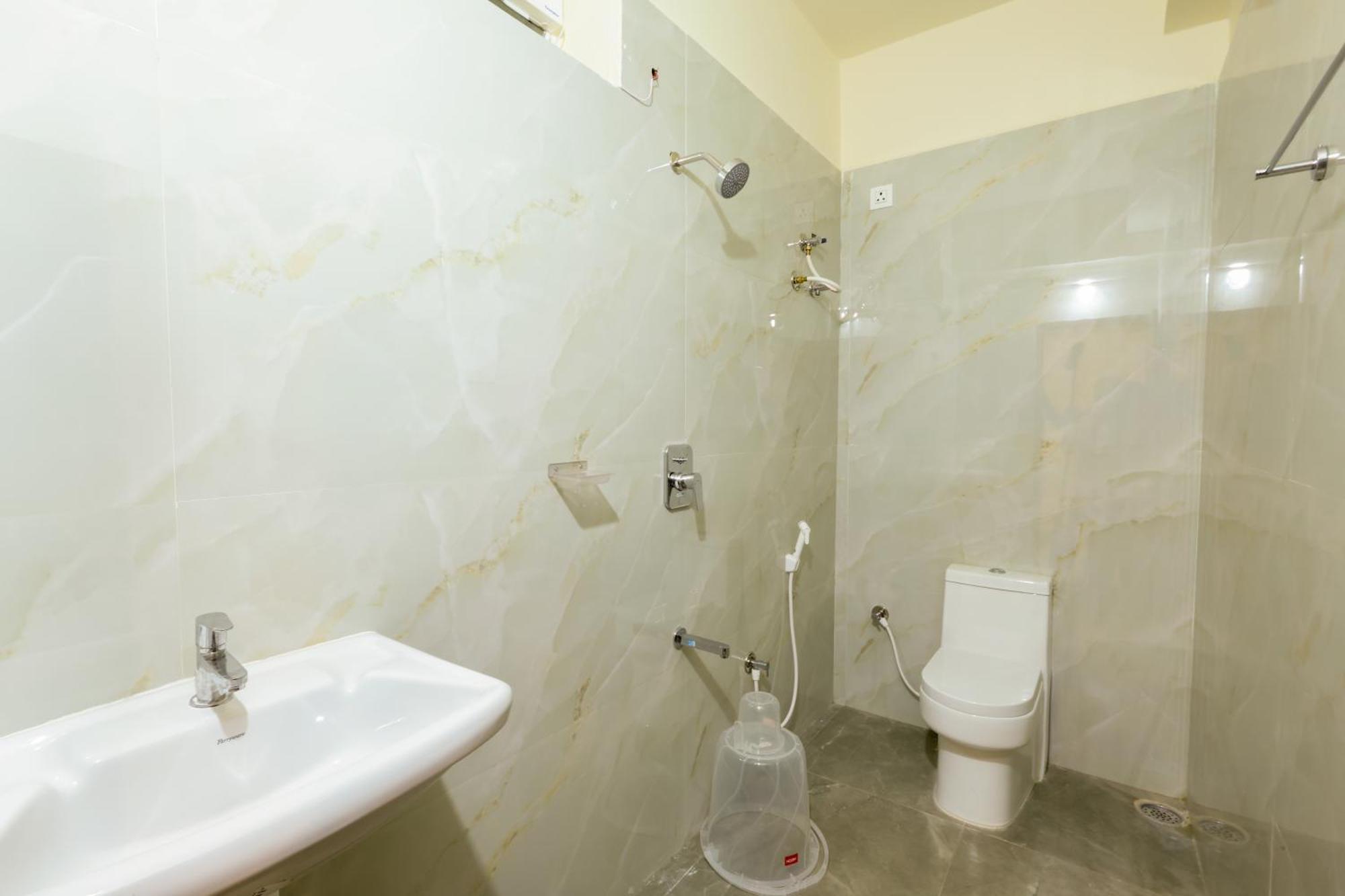 Hotel Olive Nest- Tirupati Bus Stand- 300 Meters, Railway Station- 400 Meters Esterno foto