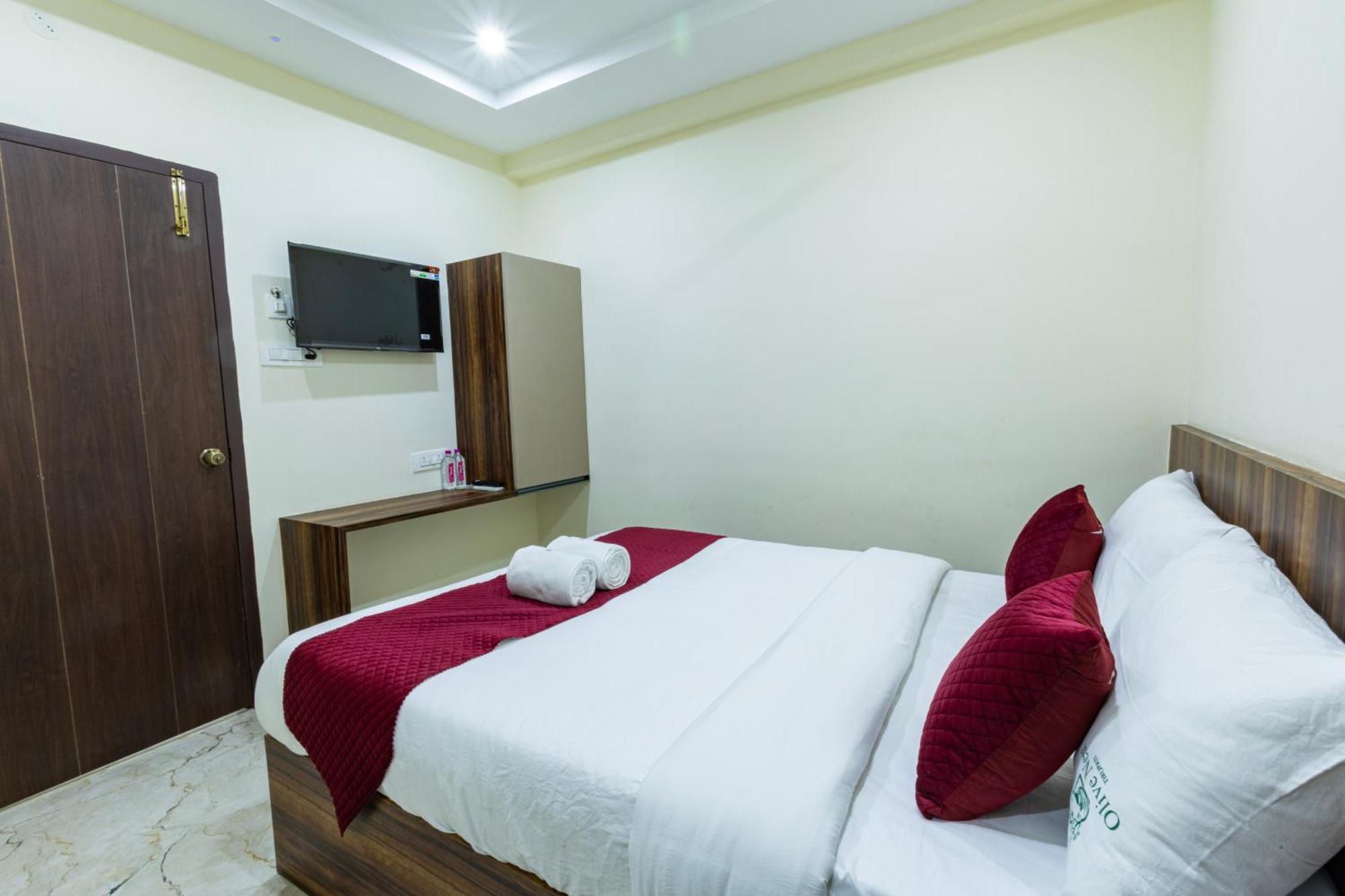 Hotel Olive Nest- Tirupati Bus Stand- 300 Meters, Railway Station- 400 Meters Esterno foto