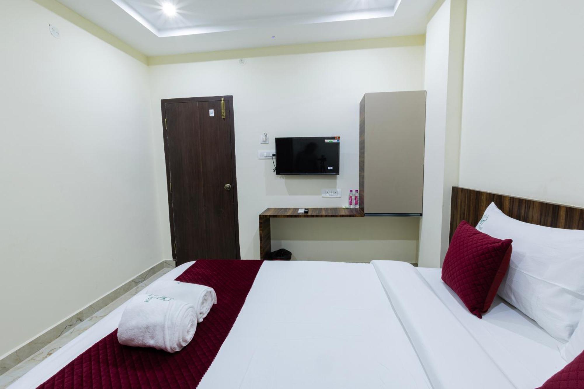 Hotel Olive Nest- Tirupati Bus Stand- 300 Meters, Railway Station- 400 Meters Esterno foto