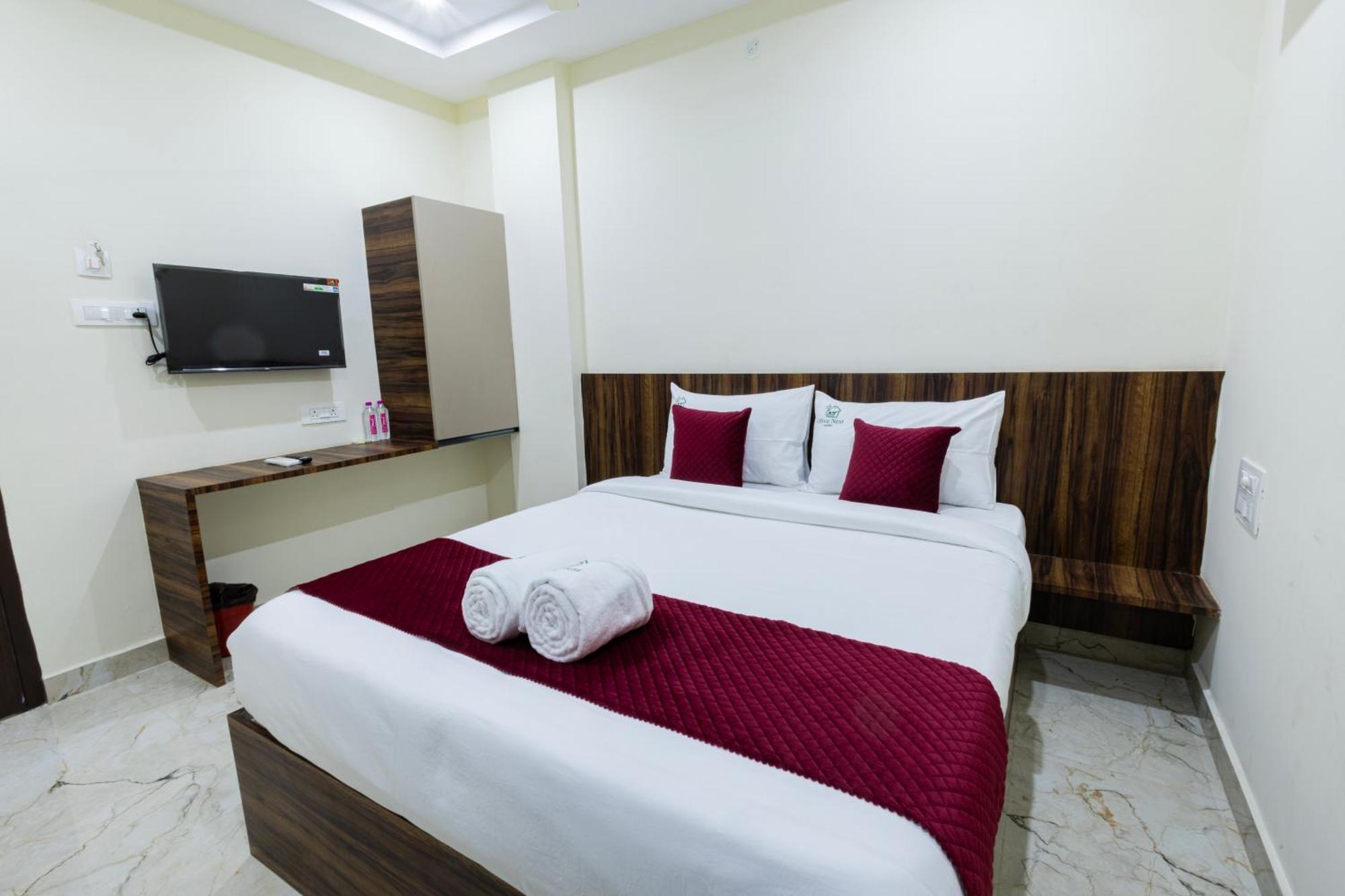 Hotel Olive Nest- Tirupati Bus Stand- 300 Meters, Railway Station- 400 Meters Esterno foto