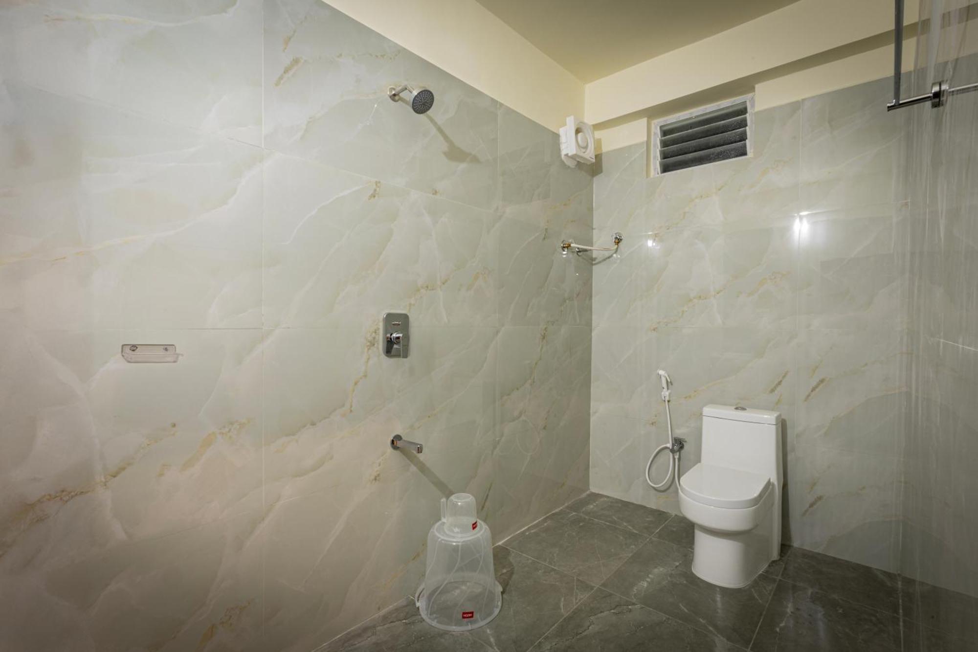 Hotel Olive Nest- Tirupati Bus Stand- 300 Meters, Railway Station- 400 Meters Esterno foto